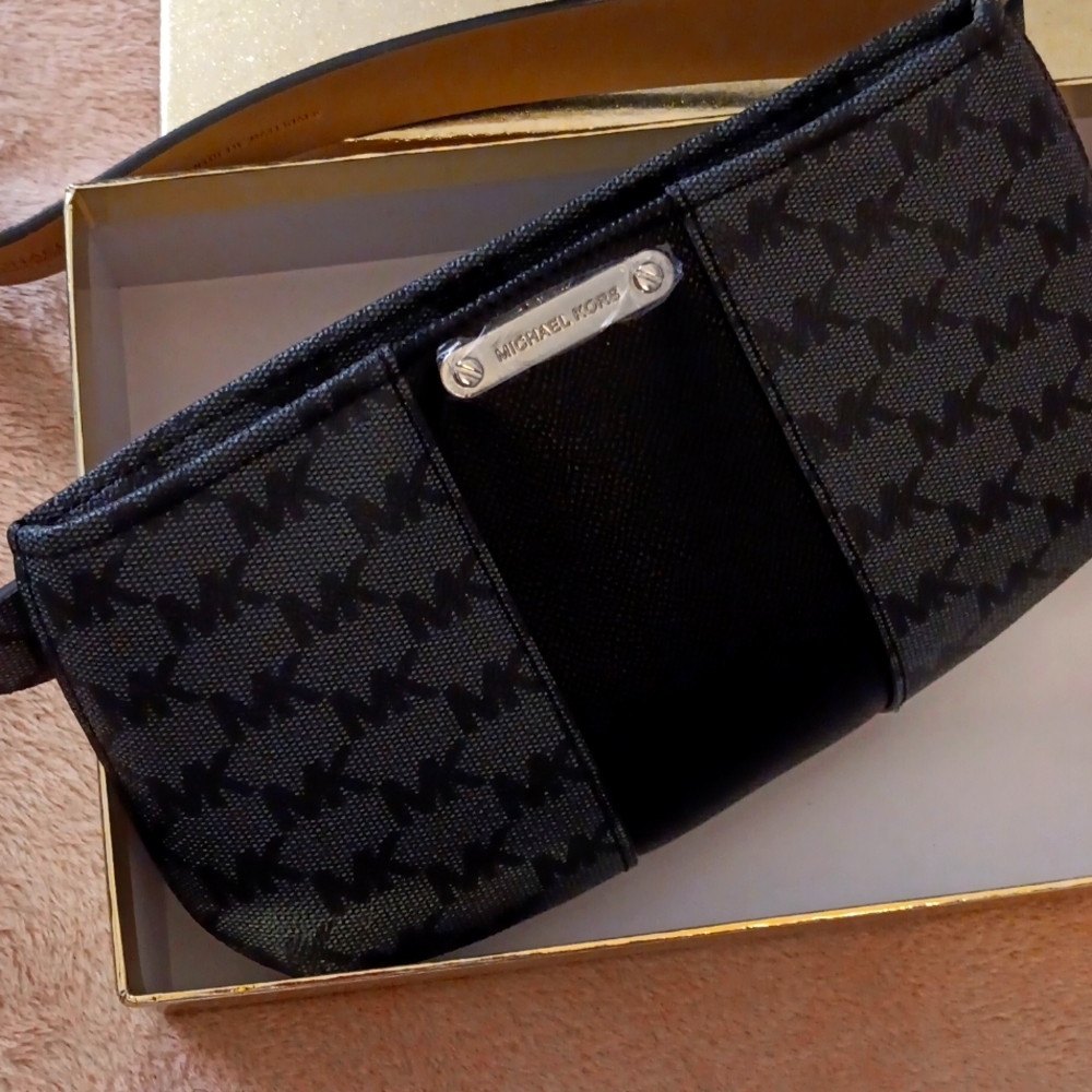MICHAEL KORS crossbody /Fannie pack